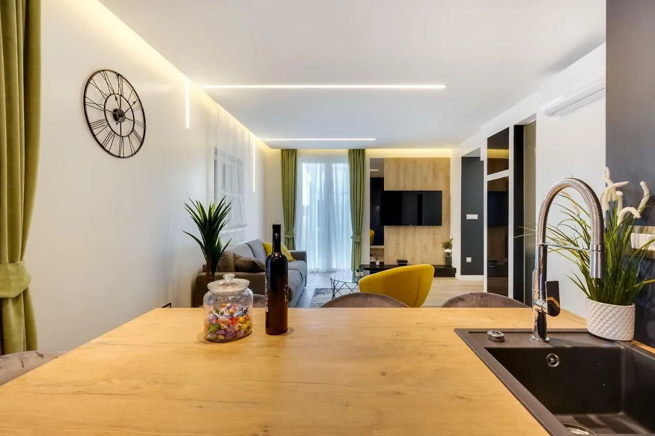 Downtown Marcius Luxury Apartment With Jacuzzi & Sauna Zadar