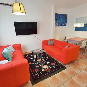 https://casa-familia-con-vistas-a-las-montaas-de-nerja.es-andalucia.com