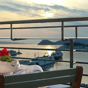 https://stunning-view-apartment.splithotels.org